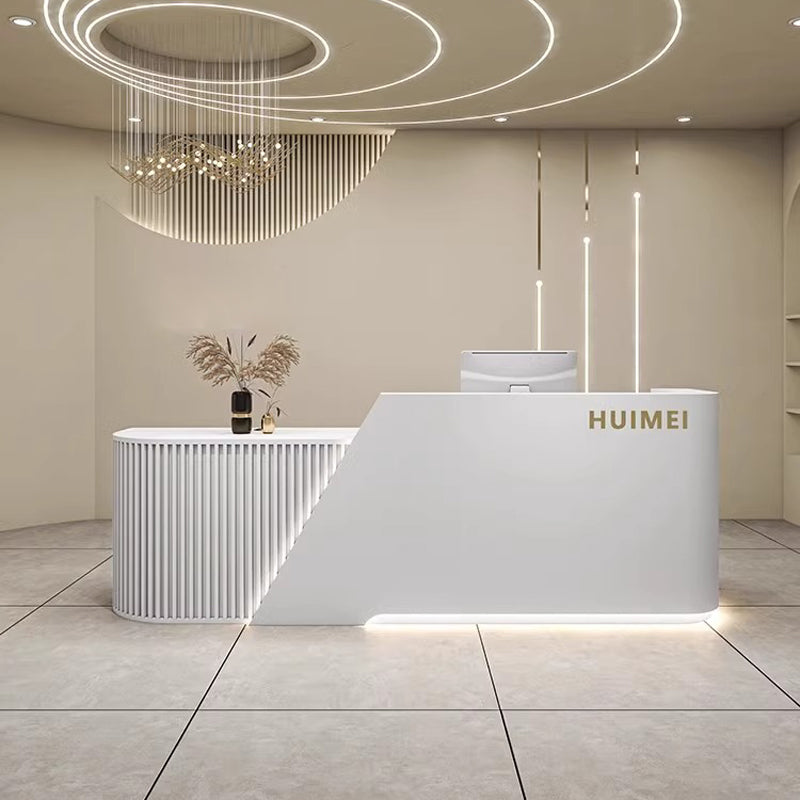 Lustra Edge Reception Desk – Modern Curved Front Counter