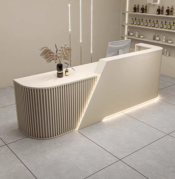 Lustra Edge Reception Desk – Modern Curved Front Counter