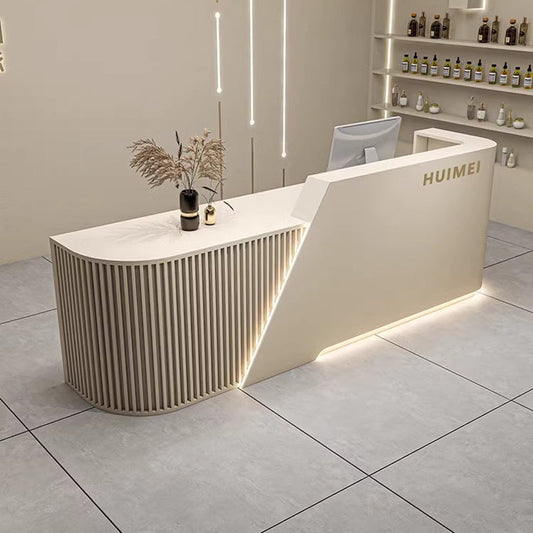Lustra Edge Reception Desk – Modern Curved Front Counter