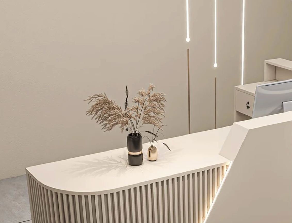 Lustra Edge Reception Desk – Modern Curved Front Counter
